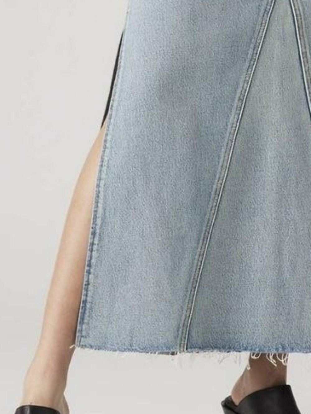 Levi's® PremiumLong Icon Skirt4.7 out of 5 stars, average rating value. Read - Picture 3 of 3